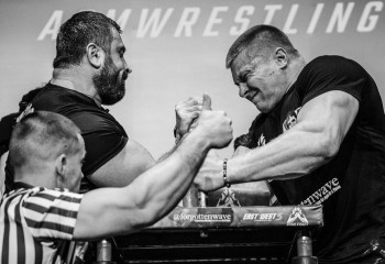 Он с другой планеты: казахстанский армрестлер сметает всех на своем пути