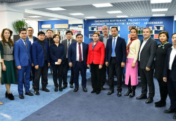 Вопросы госслужбы обсудили в «Клубе главных редакторов»