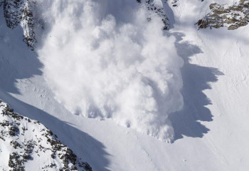 Спуск лавин произвели в ВКО