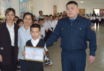 Суға батқан балаларды құтқарған 8 жастағы оқушы марапатталды