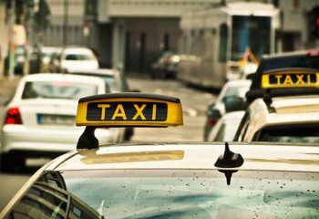 Специальный налоговый режим введут для таксистов и курьеров