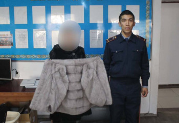 Қызылордада жүкті әйел сауда үйінен құндыз тон ұрлап кеткен