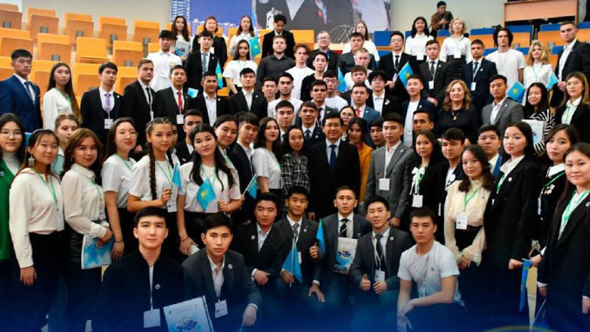 100 лучших студентов колледжей выбрали в Казахстане