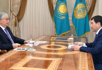 Глава государства принял Председателя Мажилиса Ерлана Кошанова