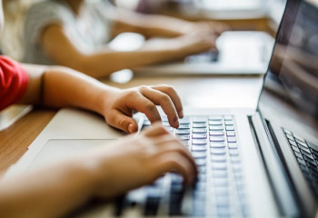 9 желтоқсанда елордалық бастауыш сынып оқушылары түске дейін қашықтан оқиды