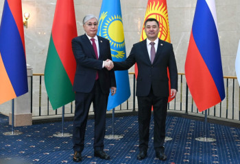 Жапаров встретил Токаева в резиденции «Ала-Арча»