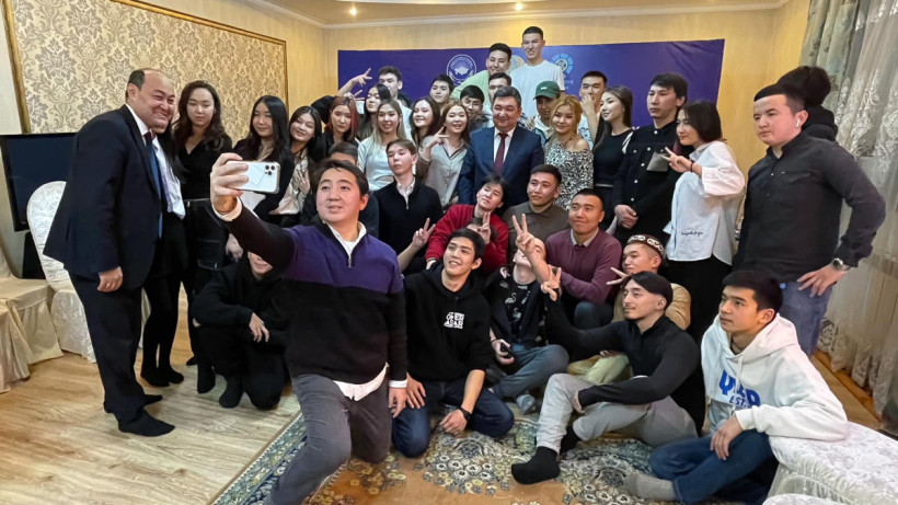  facebook.com/darhan.hidirali 