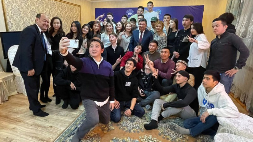  facebook.com/darhan.hidirali 