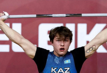 Казахстан завоевал первую медаль на ЧМ по тяжелой атлетике