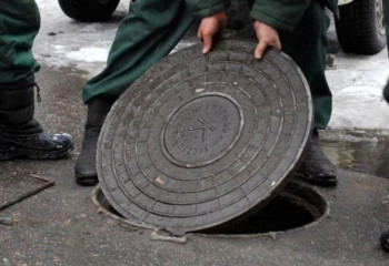 Астанада кәріз қақпақтарын ұрлағандар ұсталды