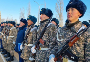 Қарулы күштердің 800-ден аса сарбазы ант берді