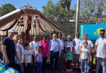 Kazakh yurt presented for first time in capital of African Union