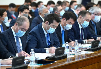 Саясаттанушылар 2023 жылы қандай мәселеге кезігетініміз жайлы айтты