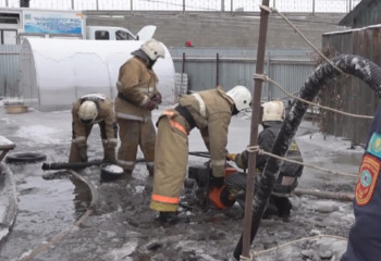Петропавлда жарылған су құбыры жөнделді