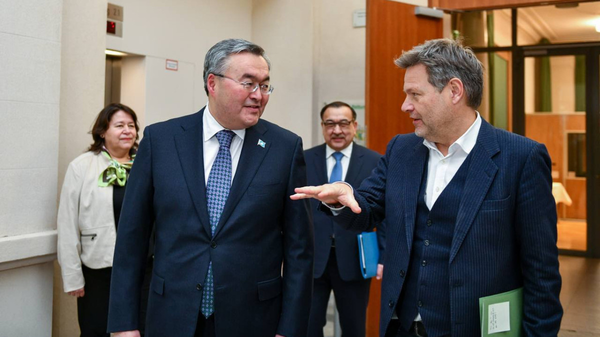 Глава МИД Казахстана прибыл с рабочим визитом в Германию