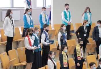 Дебатный турнир среди школьников проходит в Астане