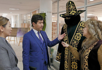 Этнографу Узбекали Джанибекову посвятили конференцию в Алматы: фоторепортаж