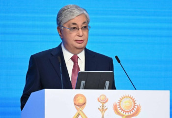 Tokayev congratulates Kazakhstanis on Independence Day
