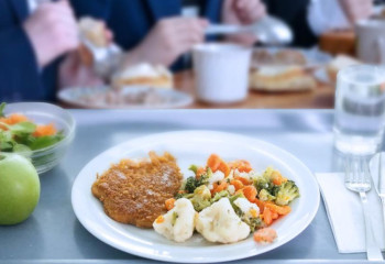 Около 100 тысяч детей в Астане обеспечены бесплатным горячим питанием