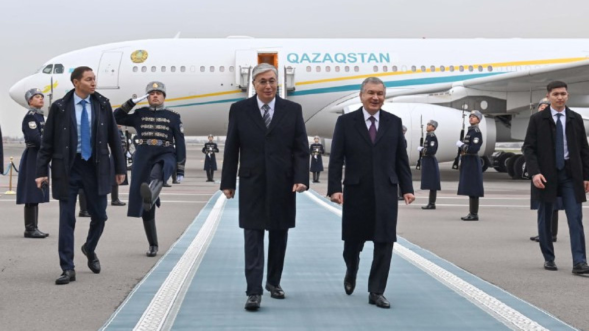 Токаев прибыл с государственным визитом в Узбекистан