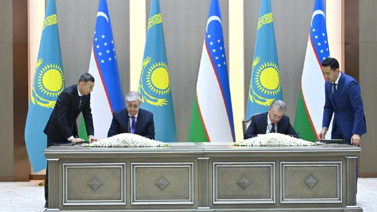 Договоры о союзнических отношениях и о демаркации госграницы подписали Токаев и Мирзиёев