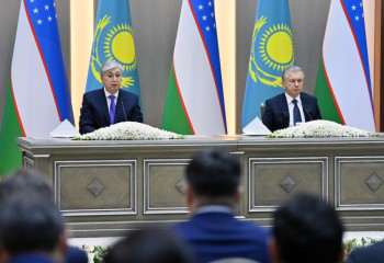 Қазақстан мен Өзбекстан президенттері БАҚ өкілдері үшін бірлескен брифинг өткізді