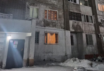 Подросток выпал из окна в Павлодаре