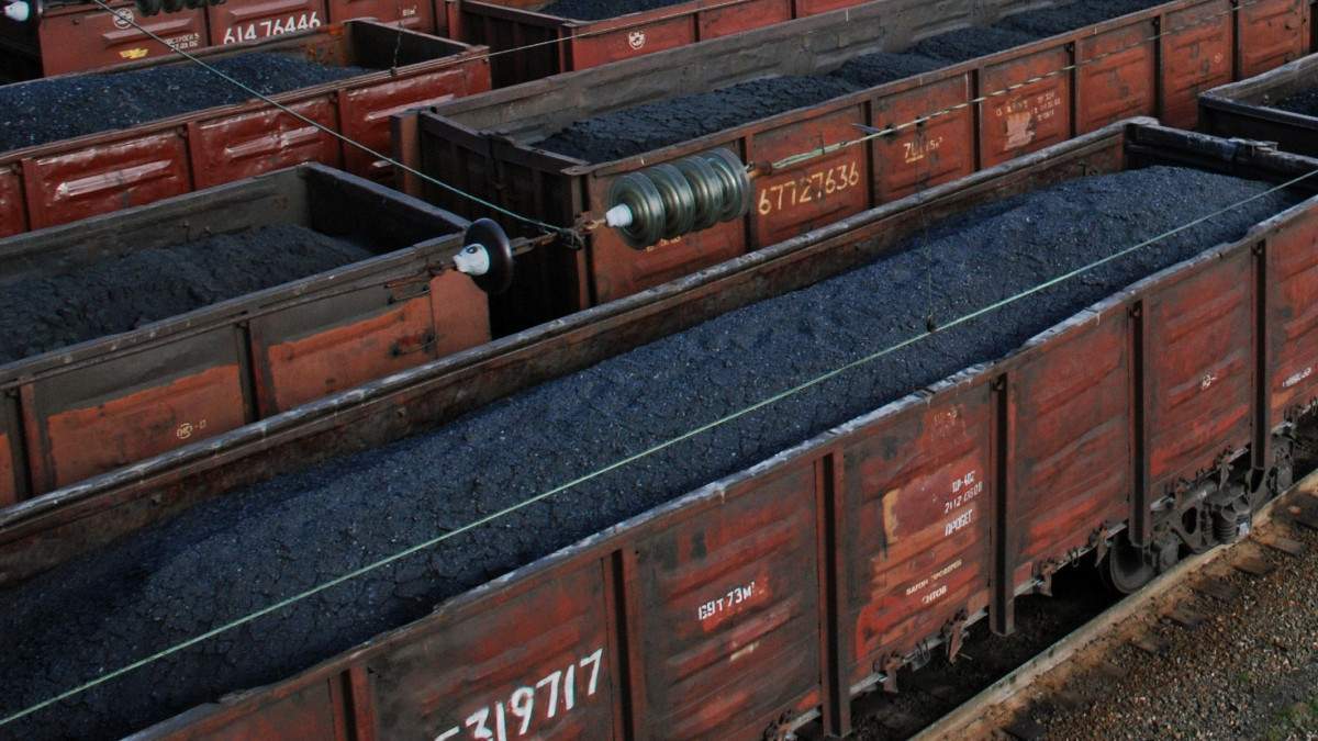Казахстан сократил экспорт угля в дальнее зарубежье