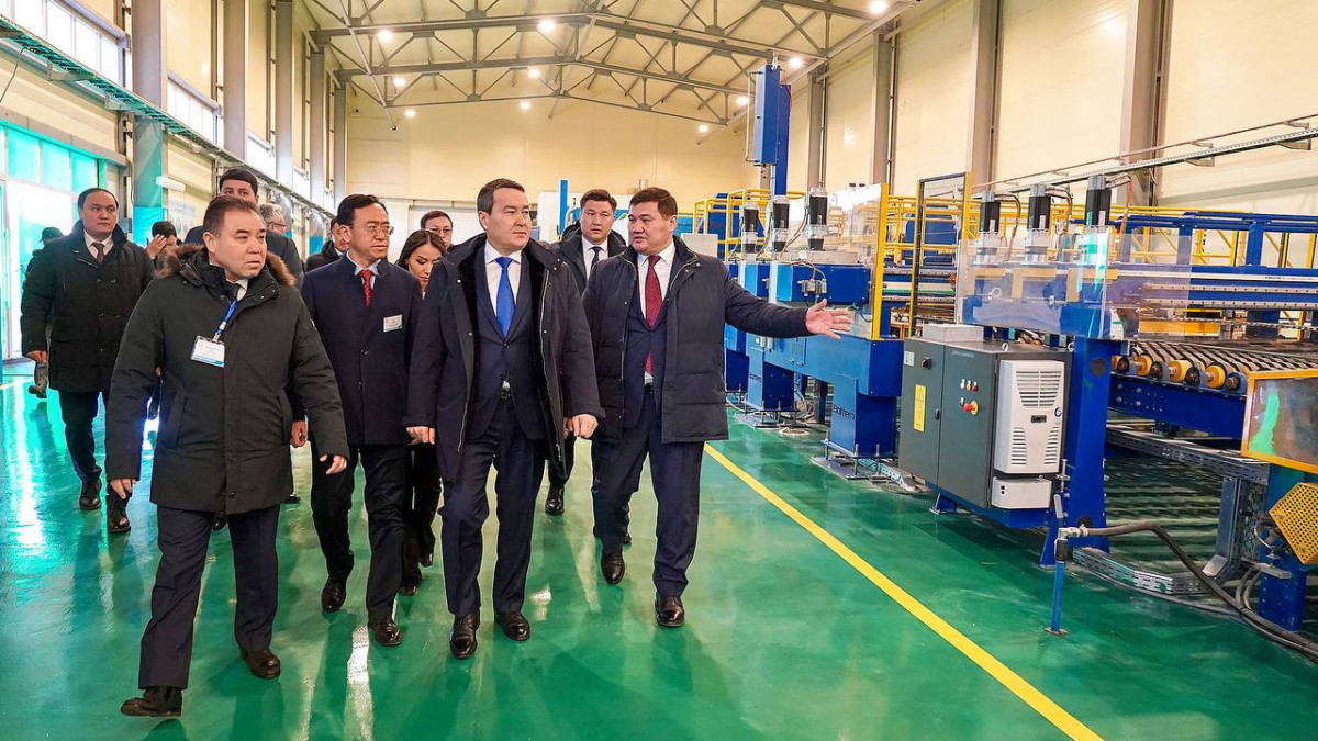 Премьер-министр посетил крупнейшие заводы Кызылординской области
