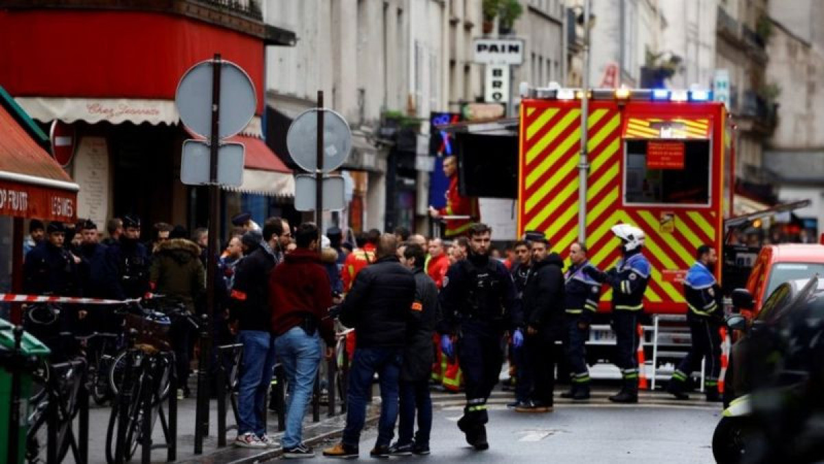 В Париже неизвестный открыл стрельбу: есть погибшие и раненые