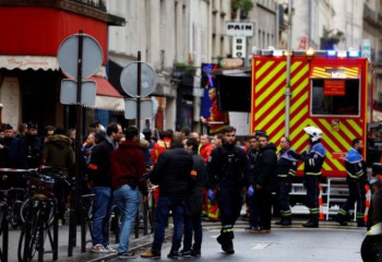 В Париже неизвестный открыл стрельбу: есть погибшие и раненые