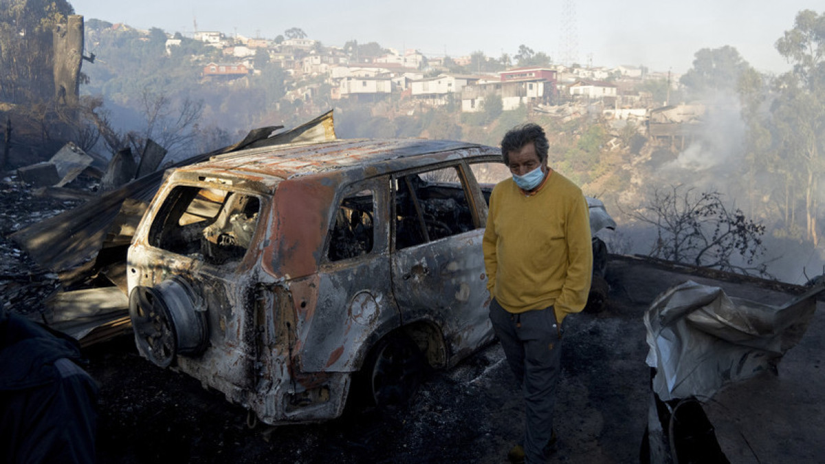 В Чили введен режим ЧС: более 500 домов уничтожены огнем