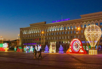 Қызылордада жаңа жылдық шырша шаты жағылды