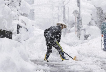 Снежная стихия в Японии: десятки жертв и пострадавших