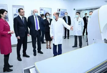 Сенаторлар ұлттық нейрохирургия орталығының қызметімен танысты