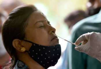 Китай отменил обязательный тест на COVID для въезжающих в страну