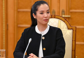 Президент Динара Сәдуақасованы күміс жүлдесімен құттықтады