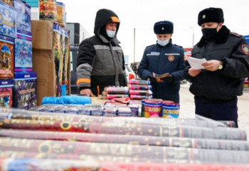 Полицейлер пиротехниканың заңсыз сатушыларын анықтауда
