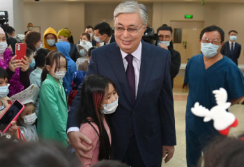 Мемлекет басшысы Ана мен бала ұлттық ғылыми орталығына барды