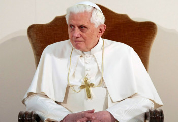 Президент выразил соболезнования Папе Римскому Франциску