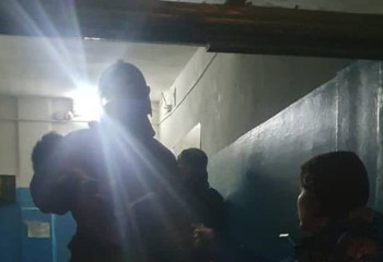 В области Абай пожарные спасли ребенка во время пожара