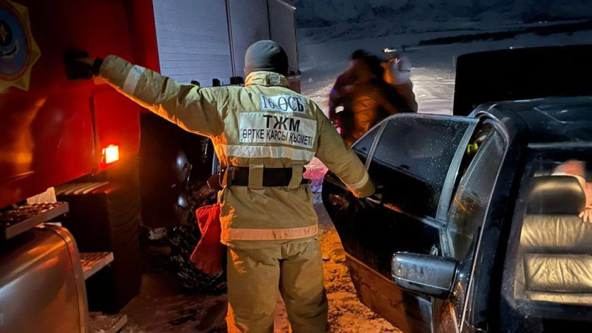 За сутки в Туркестанской области из снежного плена спасено 27 человек