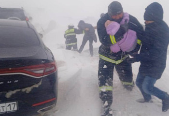 Как сотрудники ЧС спасают людей на дорогах