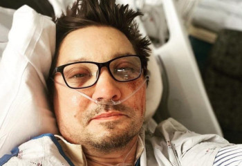Jeremy Renner shares photo from hospital bed after snowplow accident