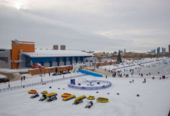 Астанадағы «Барыс» спорт кешенінің маңында коньки тебуге тыйым салынды