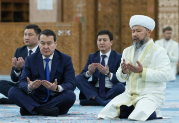 Әлихан Смайылов елордадағы Әбу Насыр әл-Фараби мешітіне барды