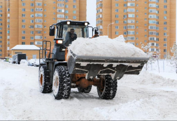 Астану расчищают после небывалого ночного снегопада