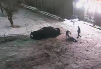 Драка возле алкомаркета в Актобе попала на камеру