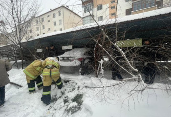 Снег стал причиной нескольких ЧС в Шымкенте