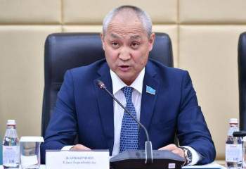 На заседании парламента будет принято решение об отмене закона о Елбасы  - депутат